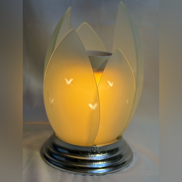 Scentsy Wax Warmer RARE! 2011 'Inspire The Soul' White Lotus Incentive - Picture 5 of 10